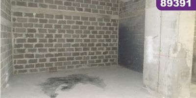 Local comercial para estrenar en arriendo, ubicado en el sector de Alto Prado, en una de las mejores zonas de Barranquilla, cerca de entidades financieras, centros empresariales, exclusivos restaurantes, hoteles y almacenes de decoración. El local cuenta con 112 m2, excelente altura de 5 metros, lo que permitiría adecuar un mezzanine, terraza y servicios públicos con punto para gas. El Centro comercial tiene vigilancia, amplio y cómodo sótano de parqueaderos, ascensores de ultima generación con capacidad para 10 personas, planta eléctrica de 225 KWA y amplia red contra incendios.