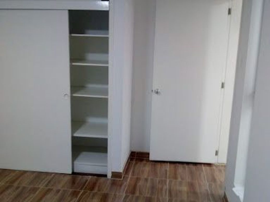 Casa de 6 alcobas en venta en Barrios Unidos, Bogotá, 550 m² · foto 9 de 20