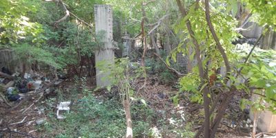 Se vende lote ubicado en Barranquilla, en el sector de barrio El Prado - cuenta con un área de lote aproximada de 881 mt2 - sobre vía principal del boulevard de la Cra. 54 - lote denominado como sector normativo 4  con un nivel de intervención 4 ( inmuebles sin valores patrimoniales desde el ámbito arquitectónico, sin embargo es afectado ya que colindan con 2 predios de nivel 2 de conservación arquitectónico - sector de alto flujo peatonal y vehicular con cómodas vías de acceso y facilidad al transporte publico cercano, sobre el sector puede encontrar centro comercial, hotel, bancos e iglesias cercanas.