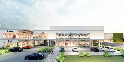 Proyecto comercial para arriendo o venta ubicado en la zona de Villa Campestre en el sector de Puerto Colombia a la afueras de Barranquilla. Constituido por locales comerciales con áreas desde 13.95 mt2 hasta 534mt2 distribuidos en dos etapas. La primera etapa cuenta con 2 pisos con 132 locales comerciales, 277 parqueaderos para autos en el primer piso  y 40 para motos, su acceso doble al centro comercial. Se encuentra ubicado sobre la vía principal del corredor universitario e internamente por villa campestre. Además, cuenta con 2 escaleras eléctricas, 3 ascensores  y 3 escaleras de mampostería. Este centro comercial cuenta con un diseño abierto pero cubierto en zonas de parqueo y peatonales - con cómodas vías de acceso, gran flujo peatonal y vehicular - sector de alta valorización y crecimiento