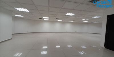 Oficina en Arriendo  y Venta  en  sector Villa Country , ideal para potenciar tu empresa. Con 99,40 m²  este espacio te brinda la comodidad y funcionalidad que necesitas.
1 baño 
 2 parqueaderos
 Ubicación estratégica en una de las zonas más exclusivas
 Agenda tu visita: 3218521992