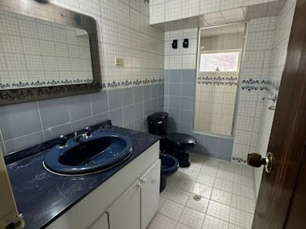 Casa de 6 alcobas en venta en San Martín, Bogotá, 184 m² · foto 18 de 20