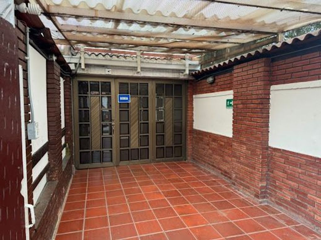 Casa de 6 alcobas en venta en San Martín, Bogotá, 184 m² · foto 2 de 20
