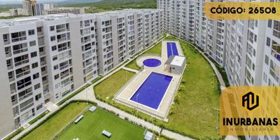 CÓDIGO INTERNO: 26508 - CANON INCLUYE ADMINISTRACIÓN. APARTAMENTO AMOBLADO SE ENTREGA CON COCINA TOTALMENTE DOTADA, JUEGO DE COMEDOR 4 PUESTOS, SOFÁ DE 2 PUESTOS, TV SMART, ESA DE CENTRO, LAVADORA, LAVADERO, TENDEDERO DE ROPAS, 2 CAMAS DOBLES, 2 AIRES ACONDICIONADOS, 2 VENTILADORES, 2 MESAS DE NOCHE, BLACKOUTS, PANEL JAPONÉS EN SALA, SOFÁ CAMA DE 1 PUESTO Y MESA AUXILIAR. CONSTA DE 2 ALCOBAS, 2 BAÑOS, BAÑO SOCIAL, SALA COMEDOR, ESTUDIO, PUNTO DE CONEXIÓN PARA AIRES, ESTUFA A GAS, COCINA INTEGRAL, ZONA DE ROPAS, PISO DE PORCELANATO Y LOZA DE CONCRETO. EL CONJUNTO CUENTA CON VIGILANCIA 24/7, GARAJE CUBIERTO, ASCENSOR, CITÓFONO, RED CABLEADA, ALARMA, PARQUE INFANTIL, PISCINA, SALÓN DE REUNIONES, ZONA BBQ Y CANCHA DE FÚTBOL. SE ENCUENTRA UBICADO CERCA DE VÍAS PRINCIPALES, PARQUES, COLEGIOS, UNIVERSIDADES, SUPERMERCADOS, TRANSPORTE PÚBLICO E IGLESIAS.