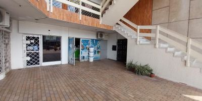 CÓDIGO INTERNO: 24484 - CANON INCLUYE ADMINISTRACIÓN. LOCAL COMERCIAL EN CONCURRIDA ZONA DE LA CIUDAD CONSTA DE 1 BAÑO SOCIAL, PUERTA DE SEGURIDAD, PUNTO DE CONEXIÓN PARA AIRES, PISO EN CERÁMICA. ES IDEAL PARA CALL CENTERS, FIRMAS DE ABOGADOS, ASEGURADORAS, AGENCIAS DE GIROS, AGENCIAS DE VIAJES, TIENDAS DE VARIEDADES, ENTRE OTROS. SE ENCUENTRA CERCA DE VÍAS PRINCIPALES, PARQUES, COLEGIOS, UNIVERSIDAD, BANCOS, RESTAURANTES, SUPERMERCADOS, CENTROS COMERCIALES, TRANSPORTE PÚBLICO E IGLESIAS.