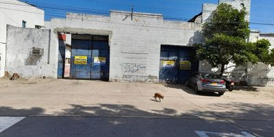 CÓDIGO INTERNO: 24355 – CANON + IVA. ESTUPENDO LOTE COMERCIAL EN INCREÍBLE ZONA DE LA CIUDAD IDEAL PARA PARQUEADEROS, LAVADO DE AUTOS, INDUSTRIAL, GRUPOS DE COMIDA RÁPIDA TRUCK, ESTACIONES DE SERVICIO, SERVICIO FINANCIEROS O SEGUROS Y SE ENCUENTRA CERCA DE UNA VÍA PRINCIPAL, PARQUES, COLEGIOS, UNIVERSIDADES, GASOLINERA, CENTRO COMERCIAL, RESTAURANTES, SUPERMERCADOS, TRANSPORTE PÚBLICO E IGLESIA.