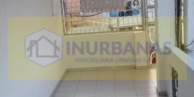 CÓDIGO INTERNO: 18556 - APARTAMENTO CONSTA DE 110 M2, SALA COMEDOR, 3 HABITACIONES, 2 BAÑOS, COCINA SENCILLA Y ÁREA DE LABORES. SE ENCUENTRA UBICADO CERCA DE VÍAS PRINCIPALES, PARQUES, COLEGIOS, UNIVERSIDADES, SUPERMERCADOS, TRANSPORTE PÚBLICO E IGLESIAS.