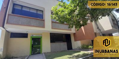 CÓDIGO INTERNO: 16143 - CANON + IVA. LOCAL ESQUINERO IDEAL PARA BODEGAS DE ALMACENAMIENTO, REPARACIÓN DE ELECTRODOMÉSTICOS, OFICINAS, ENTRE OTROS. CUENTA CON REJA DE SEGURIDAD, PUNTOS PARA AIRE ACONDICIONADO Y UNA AMPLIA ZONA DE PARQUEADERO EXTERNO. SE ENCUENTRA CERCA DE VÍAS PRINCIPALES, PARQUES, COLEGIOS, UNIVERSIDADES, SUPERMERCADOS, TRANSPORTE PÚBLICO E IGLESIAS.