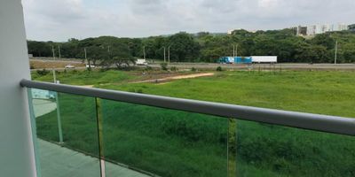 COD 26100 - TORRE B APTO 801, HERMOSO APARTAMENTO EN ARRIENDO, PARA ESTRENAR UBICADO EN LA VARIANTE MAMONAL GAMBOTE, ESPECIFICAMENTE EN EL EDIFICIO LAS PALMAS, CONSTA DE TRES HABITACIONES, CADA UNA CON SU CLOSET Y SOLO LA PRINCIPAL CON BAÑO INCLUIDO, BAÑO SOCIAL, BALCON CON VISTA PANORAMICA Y SE ENCUENTRA EN VIA PRINCIPAL, DONDE SE FACILITA EL ACCESO A TRANSPORTE PUBLICO, UNIVERSIDADES, SUPERMERCADOS ENTRE OTRAS ZONAS SOCIALES Y COMERCIALES.
¡APROVECHA ESTA OPORTUNIDAD Y AGENDA TU CITA!