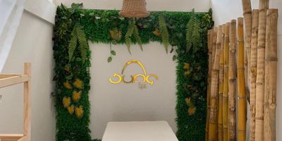 Código interno 24098. Hermosa casa con buenos espacios, ubicación privilegiada frente a las Tenazas , con 7  alcobas y 8 baños. Este inmueble puede ser usado como hotel gracias a sus espacios cómodos  por su número de alcobas y baños