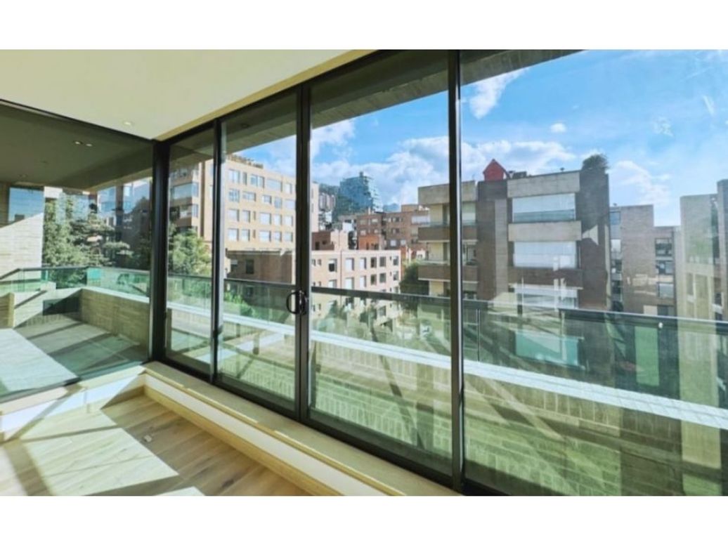 Apartamento de 3 alcobas en venta en Chico, Bogotá, 262 m² · foto 5 de 20