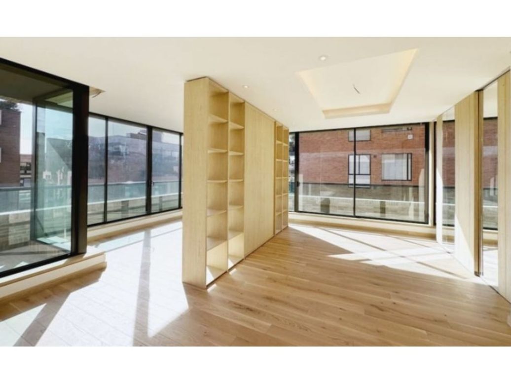 Apartamento de 3 alcobas en venta en Chico, Bogotá, 262 m² · foto 3 de 20