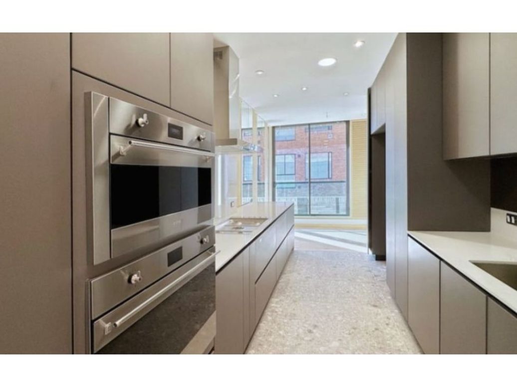Apartamento de 3 alcobas en venta en Chico, Bogotá, 262 m² · foto 8 de 20