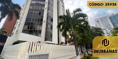 CÓDIGO INTERNO: 25938 - APARTAMENTO CONSTA DE 3 ALCOBAS, 4 BAÑOS, ALCOBA DE SERVICIO, BAÑO SOCIAL, SALA COMEDOR, CORTINAS, ESTUDIO, ESTAR DE TV, PUNTO DE CONEXIÓN PARA AIRES, ESTUFA A GAS, CALENTADOR A GAS, COCINA INTEGRAL, ZONA DE ROPAS, TERRAZA DE 53M2, DIVISIONES EN BAÑOS, PISO DE PORCELANATO Y LOZA DE CONCRETO. EL EDIFICIO CUENTA CON VIGILANCIA 24/7, GARAJE CUBIERTO Y DESCUBIERTO, CITÓFONO, ASCENSOR, RED CABLEADA Y PARQUE INFANTIL. SE ENCUENTRA UBICADO CERCA DE VÍAS PRINCIPALES, PUNTOS DE COMIDAS, PARQUES, COLEGIOS, UNIVERSIDADES, SUPERMERCADOS, TRANSPORTE PÚBLICO E IGLESIAS.