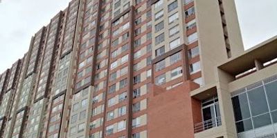 Acogedor Aparta estudio de 35 m2.  Excelente Ubicación. ideal para estudiantes, profesionales o parejas que buscan comodidad y fácil acceso a servicios clave. Ubicado en segundo piso, con vista oriental y sol de la mañana. 1 habitación amplia con closet, 1 baño, Sala comedor, Cocina integral eléctrica con zona de lavandería, encortinado. No cuenta con garaje.  El conjunto cuenta con Gimnasio, Sauna y turco, Zona BBQ, Lavandería comunal Ubicación privilegiada Cerca a la Universidad de La Salle, Transporte público cercano SITP y rutas alimentadoras al Portal Norte. Fácil acceso por la Carrera 7 y la Calle 170, comercio vecinal cercano PriceSmart, CC Santafé, colegios, clínicas y universidades. ¡Una excelente opción para quienes buscan vivir cerca de todo en un espacio funcional y bien ubicado! Contáctanos para más información o agendar tu visita. El inmueble se encuentra actualmente rentado, por lo tanto, las visitas deben programarse con antelación.