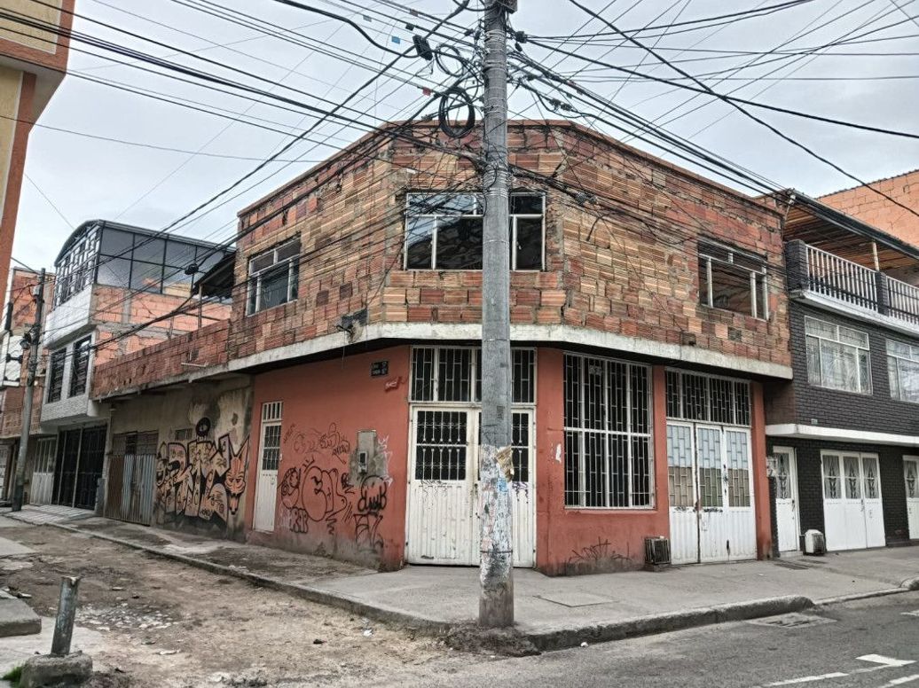 Casa de 2 alcobas en venta en Inem Kennedy, Bogotá, 158 m² · foto 2 de 20