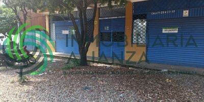 Bodega amplia, bien ubicada en la calle 71 barrio la Libertad con área de 621.65 M2. La bodega ingreso portón, con estructura cubierta, cuenta con 2 oficina con ingreso por la bodega y con portón salida independiente a la principal y 2 baños.