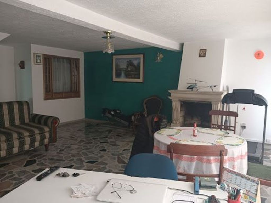 Casa de 6 alcobas en venta en Lago De Suba, Bogotá, 230 m² · foto 2 de 20