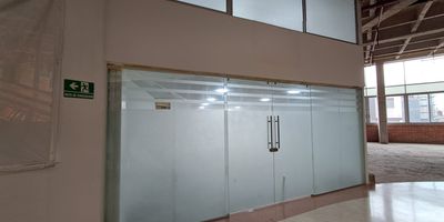 
Se arrienda local en el centro comercial Itagui Plaza, ubicado en una de las zonas mas centricas y transitadas de la ciudad. se encuentra sobre una de las avenidas principales a solo unos pasos del parque principal, lo que te da una visibilidad excelente y acceso facil a multiples rutas de transporte publico. Es el lugar ideal para que tu negocio crezca y llegue a mas clientes.

No dejes pasar esta oportunidad unica de estar en una ubicacion estrategica!

Contactanos hoy mismo para mas detalles o para agendar tu visita. Te esperamos!