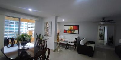 Vendo Apartamento de 139 M2, cuenta en su interior con 3 Habitaciones con closet, 4 baños, Sala, comedor, cocina integral, zona de labores, alcoba y baño de servicio, balcón con vista al exterior, 2 garajes cubiertos con capacidad para 3 carros. El Conjunto se encuentra en el sector de Altos de Riomar, cerca de centros comerciales, farmacias, plazas de comida, parques, entidades bancarias y transporte público