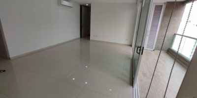 Se vende  apartamento en exclusivo sector de Barranquilla consta de 3 amplia habitaciones cada una con su baño habitación principal con walking closet sala-comedor, cocina integral, área de labores, cuarto de lino, balcón con excelente vista ,cocina integral equipada, baño de servicio ,el apartamento cuanta con 2 parqueaderos uno al lado del otro, aires en las habitaciones y blakaot, el conjunto cuenta con todas las áreas sociales que buscas piscina, salón social, gimnasio, parque infantil, seguridad 24 horas con acceso a vías principales tales como la Cra 51B cerca a centro comerciales Mall plaza y centro comercial Buenavista