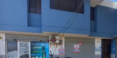 Se arrienda local comercial de 55 Mt. ubicado en via principal la cra 46, tiene 1 baño, patio, puertas de vidrio, cerca a centro comercial portal del prado, estación de transmetro