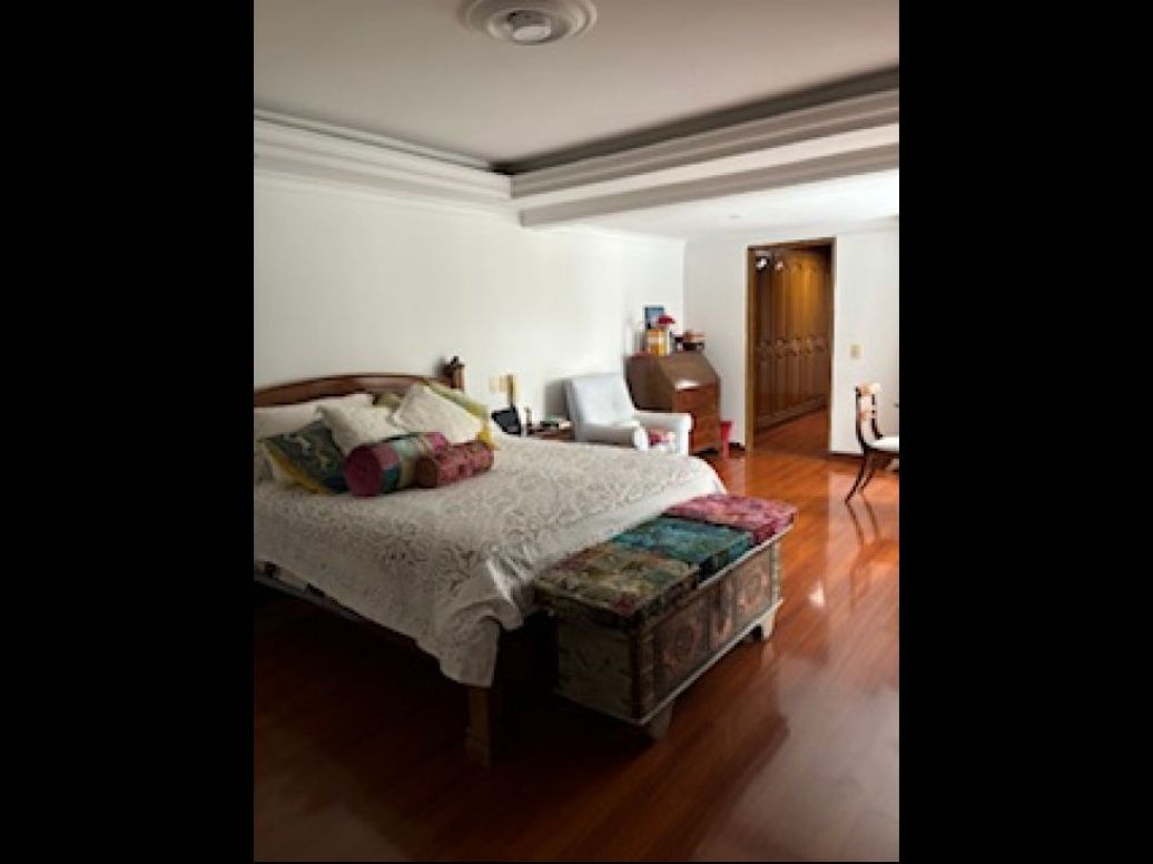 Casa de 3 alcobas en venta en Santa Barbara Alta, Bogotá, 390 m² · foto 8 de 11