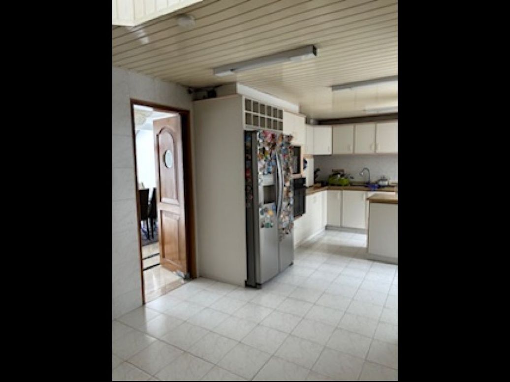 Casa de 3 alcobas en venta en Santa Barbara Alta, Bogotá, 390 m² · foto 9 de 11