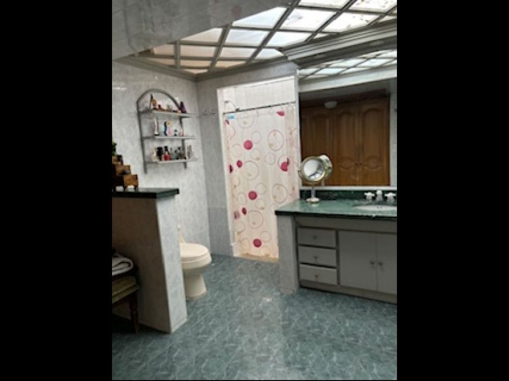 Casa de 3 alcobas en venta en Santa Barbara Alta, Bogotá, 390 m² · foto 11 de 11
