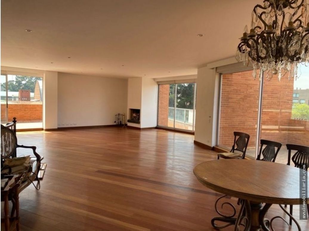 Apartamento de 4 alcobas en venta en Ingemar, Bogotá, 442 m² · foto 2 de 17