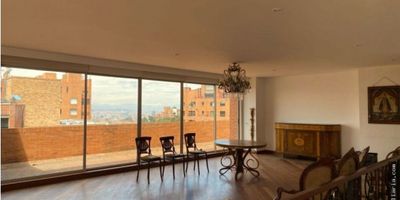 Area 442 mts, vendo apartamento, septimo piso, sala comedor, chimenea, balcon, estudio, cuatro habitaciones, cinco baños, cocina, zona de lavanderia, habitacion de servicio,  cuatro parqueaderos, un deposito, salon comula, parqueaderos de visitantes, zonas verdes, apts - c- dos 
