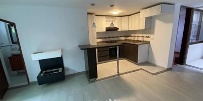 [VEN] ID HOUM: 143651

En Houm te ayudamos de forma fácil y segura. Los beneficios de comprar con nosotros:
    • Te ayudamos a conseguir financiamiento a través de una asesoría personalizada
    • Mediación y seguimiento de todo el proceso
    • Ponemos a tu disposición profesionales en notariado, registro y asesoría jurídica
¡Solo te preocupas de las firmas!

Departamento en venta, ubicado en el barrio Cota Centro, con una superficie construida de 70.00 m² y superficie total de 70.00 m². 

Sus principales características son:

    • 3 dormitorios
    • 3 baños
    • Admite mascotas
    • 1 parqueadero
    • Cuarto de lavado
    • Bodega
            
Si compras con nosotros, te brindamos asesoría personalizada durante todo el proceso.
        
Más que una corredora, somos Houm.
*Aplican T&C