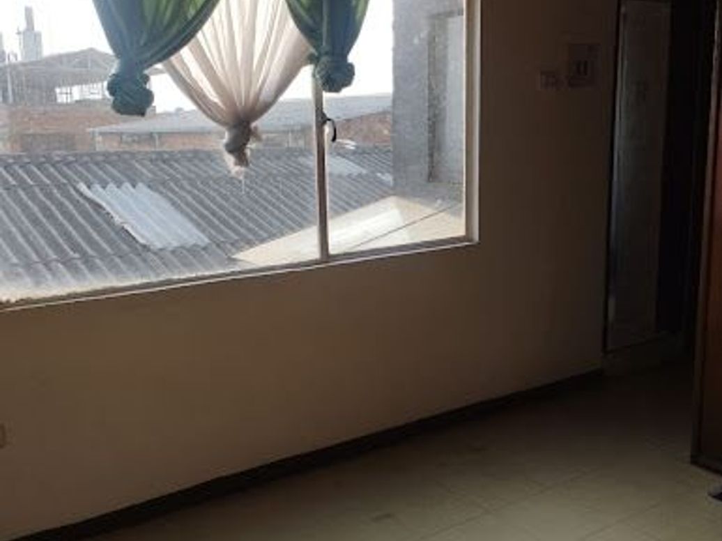 Casa de 9 alcobas en venta en Fontibón, Bogotá, 273 m² · foto 10 de 18