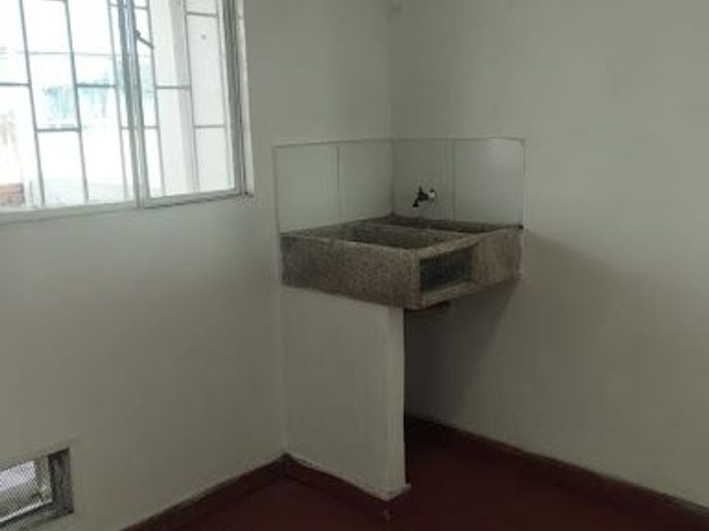 Casa de 9 alcobas en venta en Fontibón, Bogotá, 273 m² · foto 17 de 18