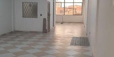 Excelentes oficinas en una de las mejores zonas del barrio restrepo,zona bancaria,restaurantes ,gran oportunidad.