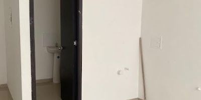 Ibagué, gran oportunidad de negocio, local con excelente ubicación en el centro de la ciudad, 70 M2, cuenta con baño, y  jardín amplio para reuniones, ideal para oficinas, salón de belleza, variedades, etc.