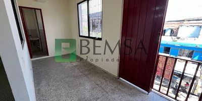 Ofrecemos bodega en arriendo en el sector caribe, cuenta con cómodas vías de acceso, buen flujo de transporte publico, para mayor información comunicarse con Isabel Tamayo 3234896023