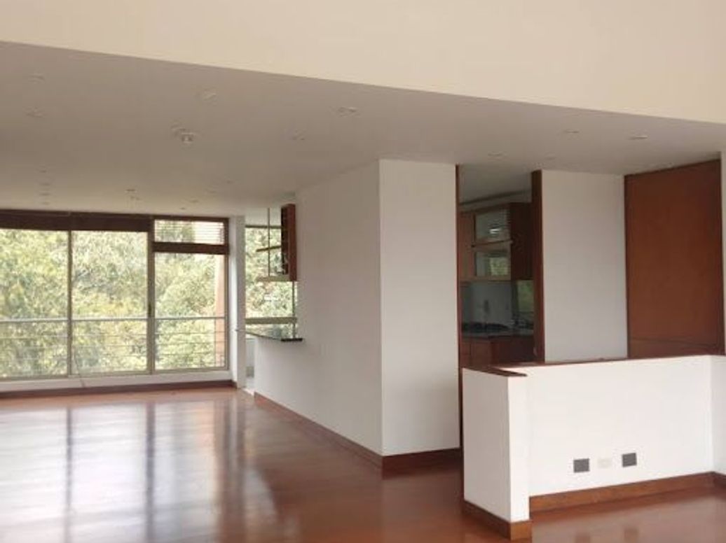 Apartamento de 3 alcobas en venta en Niza Suba, Bogotá, 223 m² · foto 3 de 20