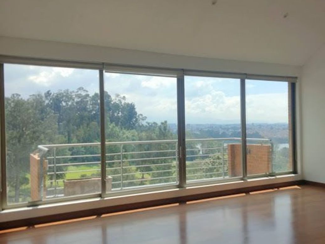 Apartamento de 3 alcobas en venta en Niza Suba, Bogotá, 223 m² · foto 4 de 20
