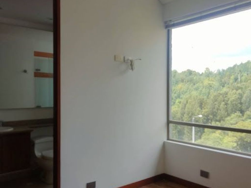 Apartamento de 3 alcobas en venta en Niza Suba, Bogotá, 223 m² · foto 14 de 20
