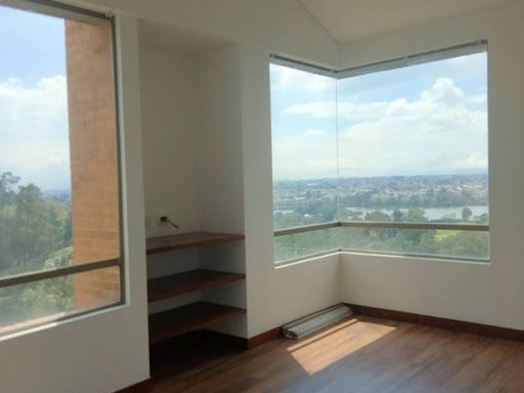 Apartamento de 3 alcobas en venta en Niza Suba, Bogotá, 223 m² · foto 10 de 20