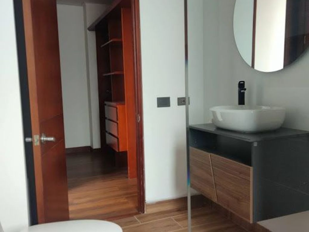 Apartamento de 3 alcobas en venta en Niza Suba, Bogotá, 223 m² · foto 18 de 20