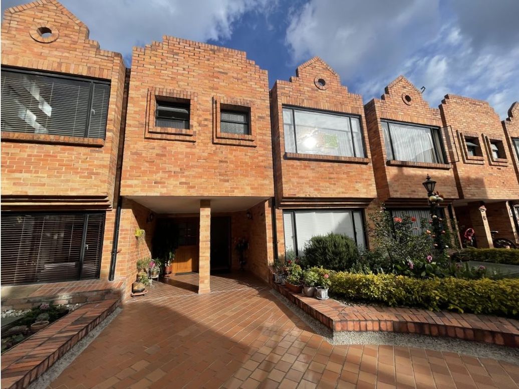 Casa en venta en Cedritos, Bogotá · foto 2 de 20