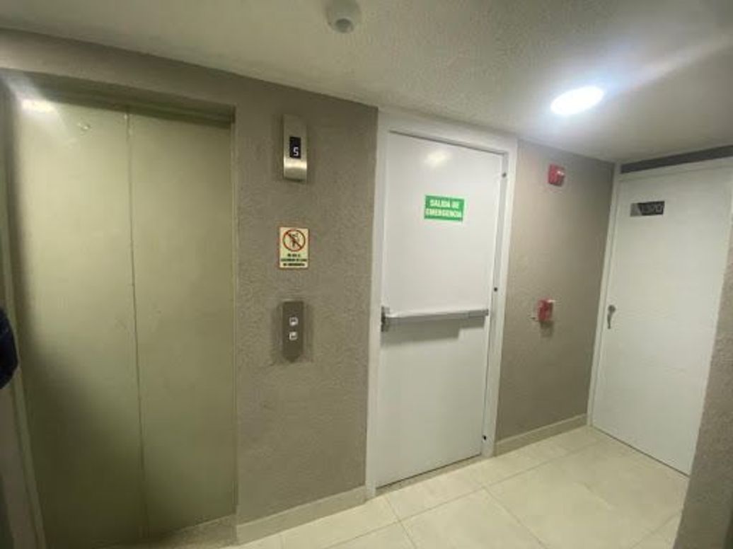 Apartamento de 3 alcobas en venta en Las Brisas, Bogotá, 46 m² · foto 2 de 14