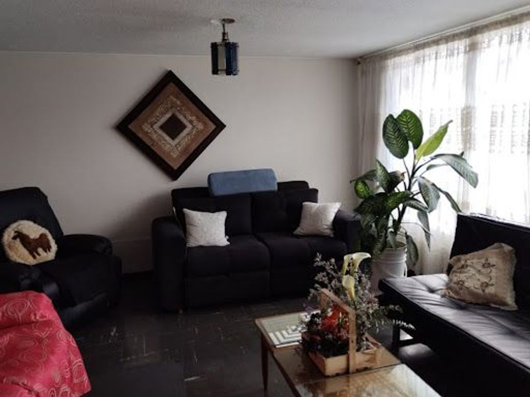 Casa de 3 alcobas en venta en San Martín, Bogotá, 311 m² · foto 2 de 20