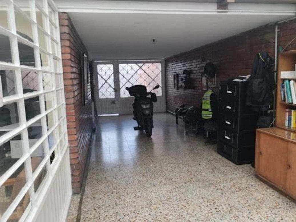 Casa de 3 alcobas en venta en San Martín, Bogotá, 311 m² · foto 18 de 20