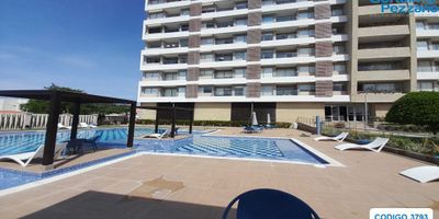 Exclusivo apartamento en Arriendo/Venta en una de las zonas más cotizadas de la ciudad. Con 2 habitaciones, 2 baños y 79M2 funcional para tu estilo de vida. 
Además, cuenta con 1 parqueadero para tu conveniencia. El edificio cuenta con ascensor para fácil acceso a todas las áreas, gimnasio totalmente equipado, piscina para adultos y niños, zona infantil, parqueadero, cancha de squash para los amantes del deporte, portería y vigilancia 24/7, ofreciendo tranquilidad y seguridad, salón comunal, zona BBQ para compartir momentos especiales al aire libre, sauna, turco, espacios pensados para la relajación y el bienestar, planta eléctrica de suplencia total. ¡Contáctanos para más información!  321 8521992.