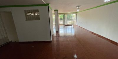 VENDO EXCELENTE CASA DE CUATRO PISOS AMPLIOS.
SUPER CASA OPTIMOS ACABADOS .
PRIMER PISO CUENTA CON APTO INDEPENDIENTE ,SALA COMEDOR ,COCINA SENCILLA,TRES HABITACIONES,UN BAÑO, PATIO DE ROPAS .
SEGUNDO PISO SALA INDEPENDIENTE COMEDOR INDEPENDIENTE ,BALCON ,CUANTO CON CLOSET ,CUARTO SIN CLOSET,UN BAÑO,COCINA SENCILLA AMPLIA,PATIO DE ROPAS .
TERCER PISO,SALA COMEDOR AMPLIA,BALCON GRANDE,CUARTO AMPLIO CON CLOSET.
CUARTO PISO ,SUPER TERRAZA AMPLIA TECHADA,CON HABITACION ,ZONA DE OFICIOS.
INFO DIRECTA EN EL CEL TRES,ONCE,SIETE,CINCO,CINCO,DIECINUEVE,SIETE TRES..3117551973