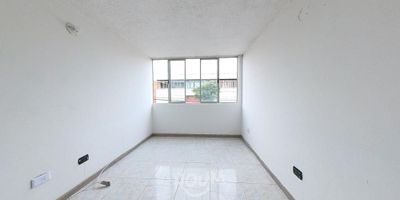 [VEN] ID HOUM: 113363

En Houm te ayudamos de forma fácil y segura. Los beneficios de comprar con nosotros:
    • Te ayudamos a conseguir financiamiento a través de una asesoría personalizada
    • Mediación y seguimiento de todo el proceso
    • Ponemos a tu disposición profesionales en notariado, registro y asesoría jurídica
¡Solo te preocupas de las firmas!

Departamento en venta, ubicado en el barrio La Esperanza, Engativá, con una superficie construida de 45.00 m² y superficie total de 45.00 m². 

Sus principales características son:

    • 3 dormitorios
    • 2 baños
    • Admite mascotas
    • Piso 3
    • Año de construcción: 2009
            
Además, el inmueble cuenta con las siguientes amenidades:

    • Salón de eventos
    • Vigilancia 24 hrs
    • Zona de juegos

Si compras con nosotros, te brindamos asesoría personalizada durante todo el proceso.
Más que una inmobiliaria, somos Houm.
*Aplican T&C