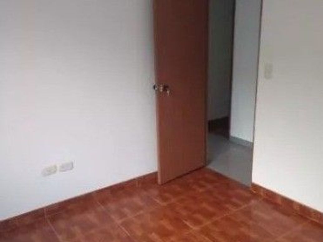 Apartamento de 3 alcobas en venta en San Bernardino, Bogotá, 46 m² · foto 2 de 7